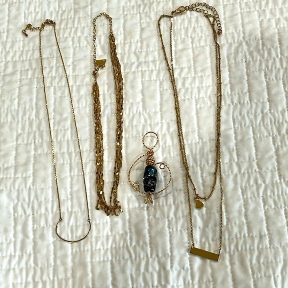 NECKLACES & BROACH